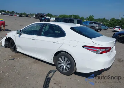 2020 Toyota Camry Le Hybrid из США, поврежденный, VIN 4T1C31AK4LU539756